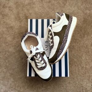 Crown & Ivy Lita Sneaker (8)